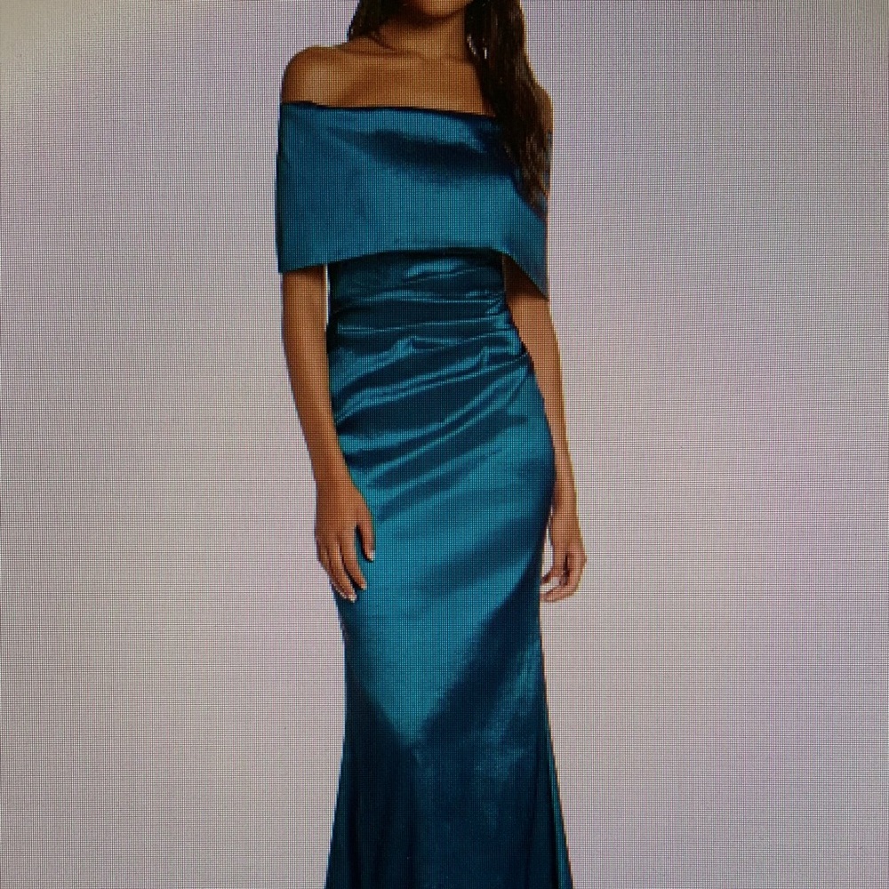 Beautiful long dress !